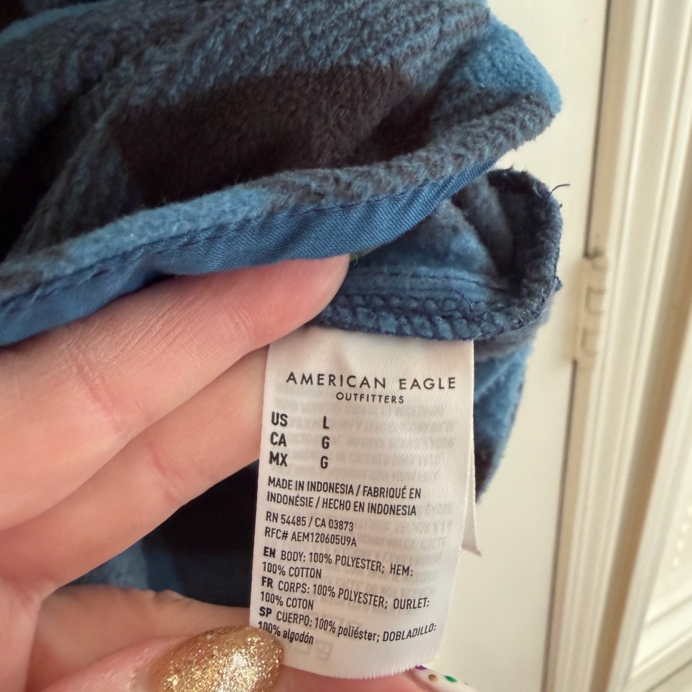 American Eagle Women’s Fleece Shacket - Picture 5 of 5